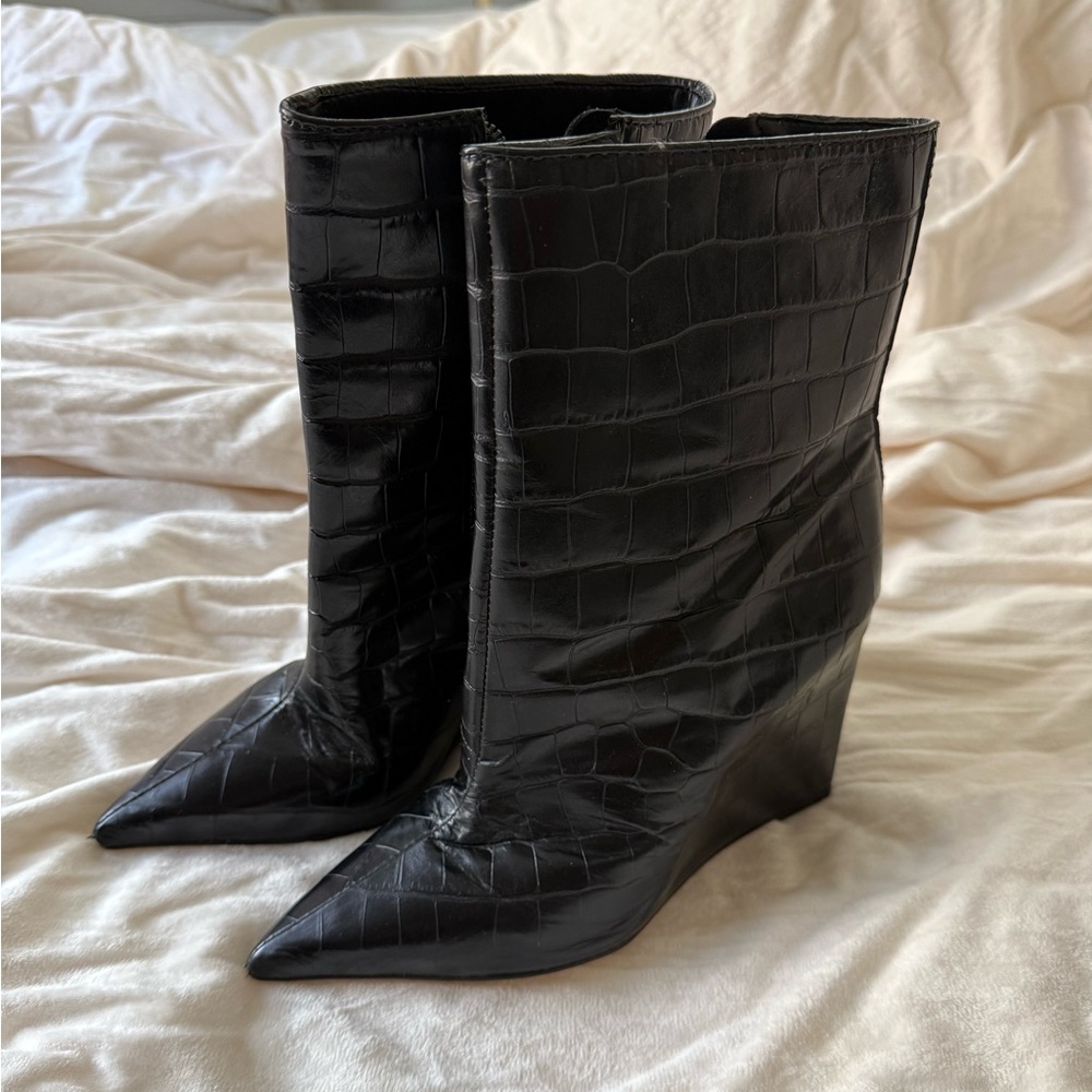 SCHUTZ Asya Crocodile-Embossed Leather Wedge Booties - Black